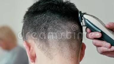 理发师：理发师：理发师：理发师：理发师：理发师：理发师：理发师：理发师：理发师：理发师：理发师：理发师：理发师：理发师